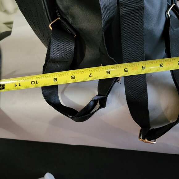 NWT SMALL VEGAN LEATHER OWL SLING BACKPACK - Picture 8 of 9